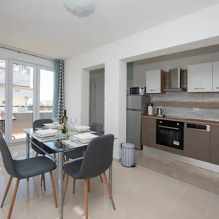 Apartment M&m Seget Donji